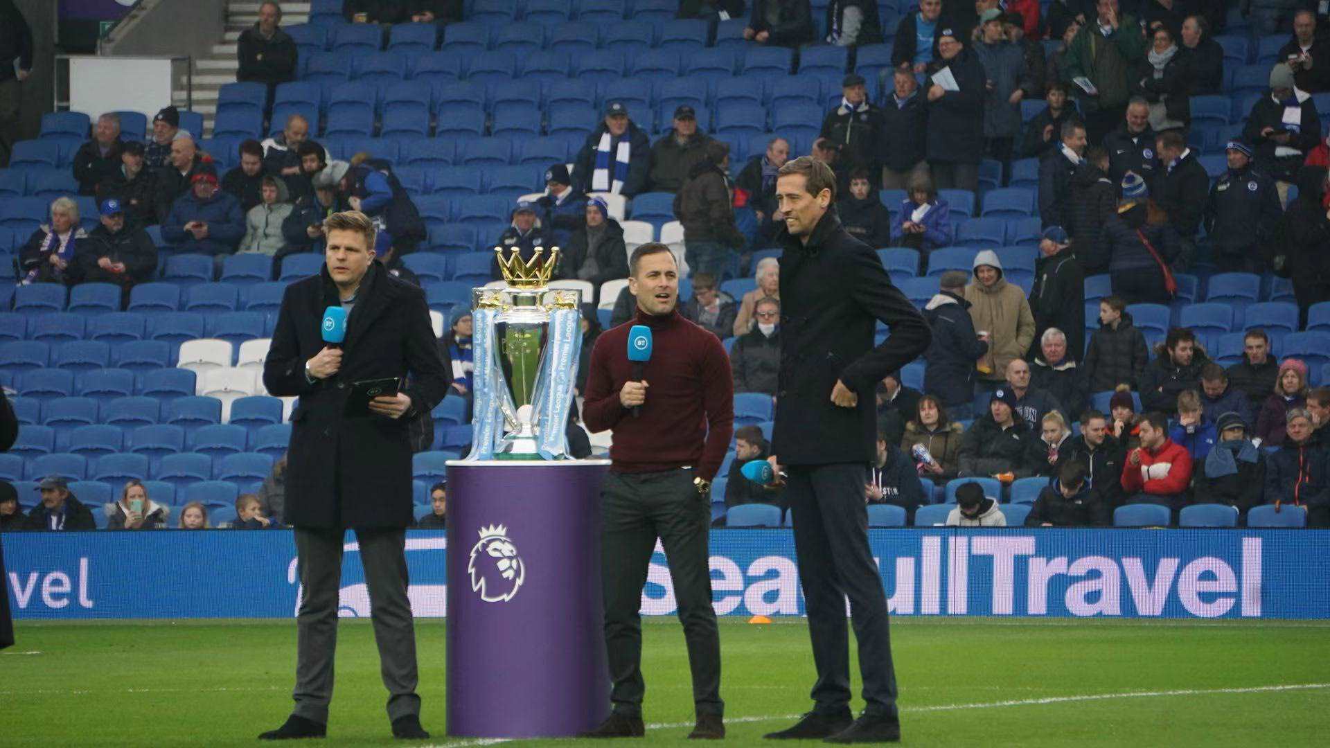 现回报了球 现回报了球