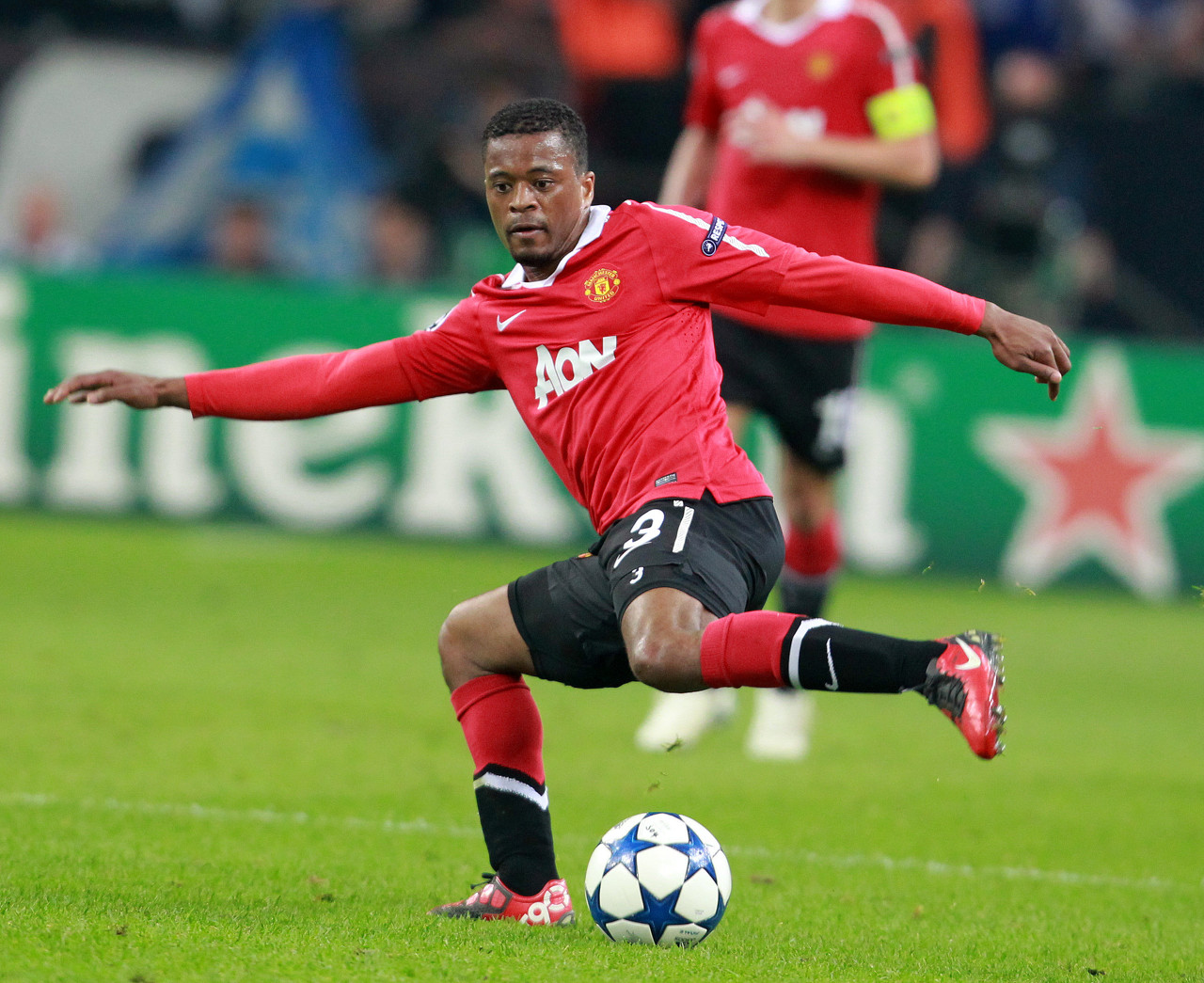 经济压力成 经济压力成